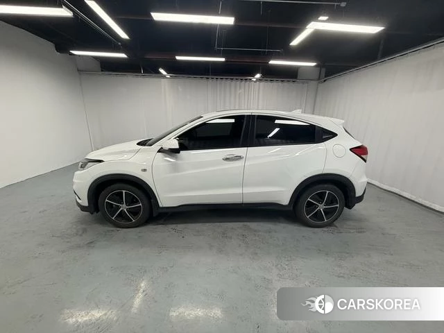 Honda Vezel 2021 Белый из Китая
