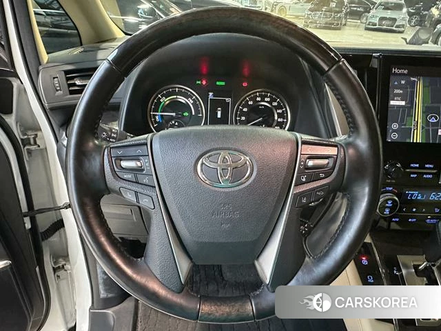 Toyota Alphard 2021 Белый из Китая