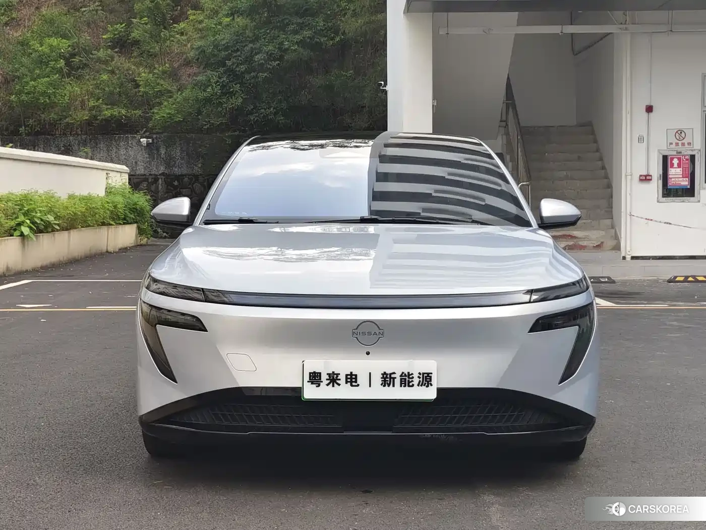 Nissan N7 2025 Silver/gray из Китая