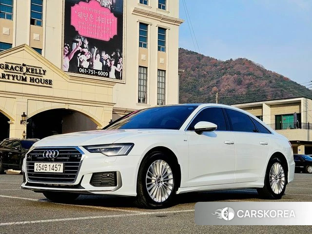 Audi A6 (C8) 2021 Белый из Кореи