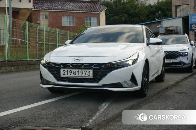 Hyundai Avante (CN7) 2023 Белый из Кореи