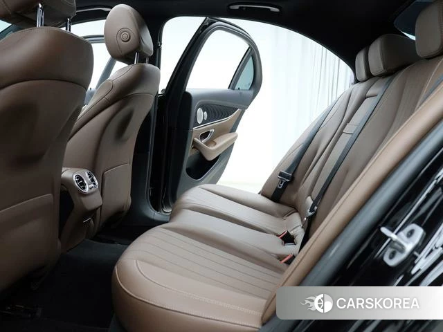 Mercedes-Benz E-Class 2022 Черный из Китая