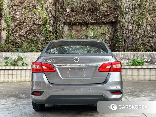 Nissan Sylphy 2022 Темно-серый из Китая