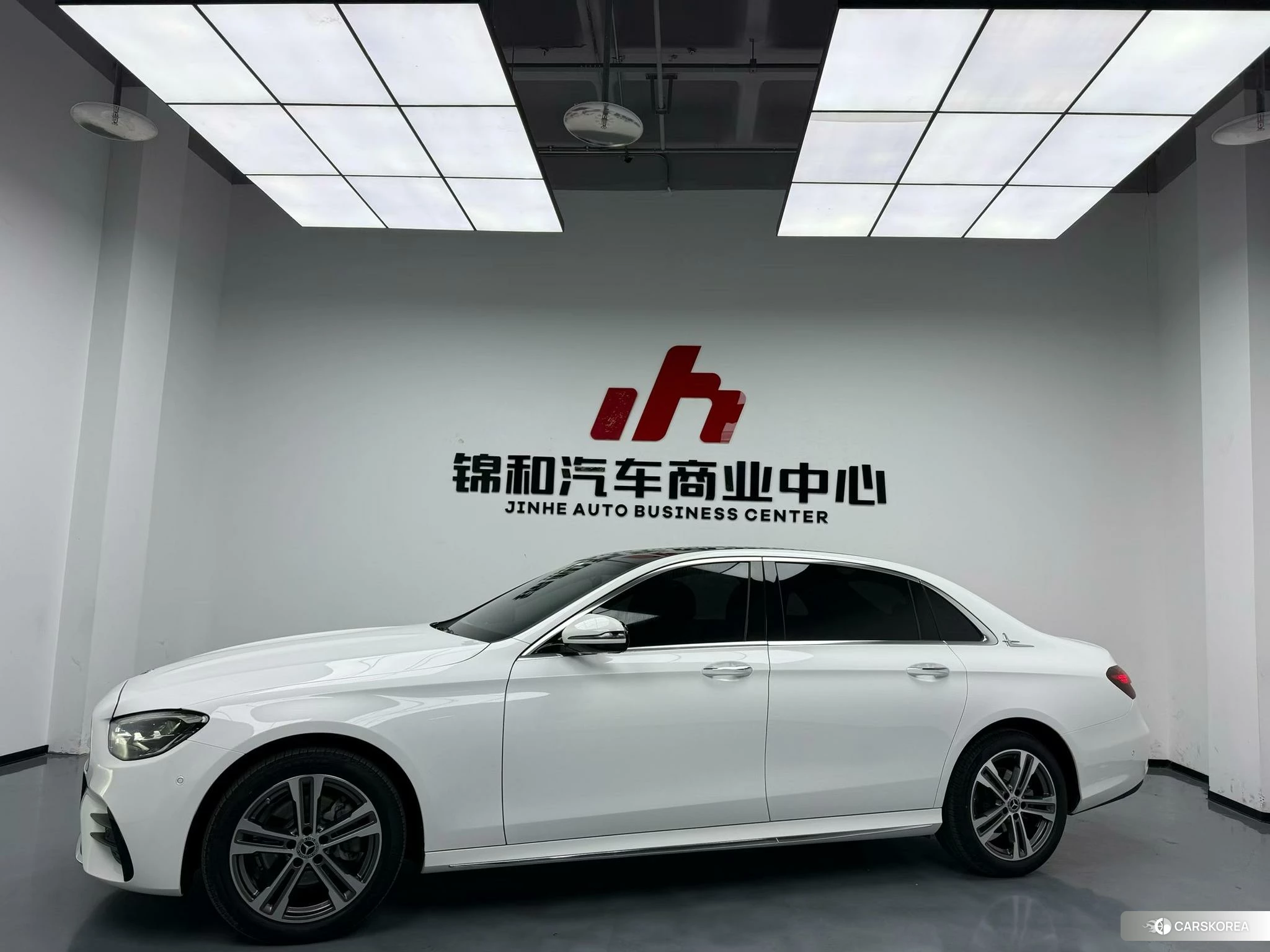 Mercedes-Benz E-Class 2022 Белый из Китая