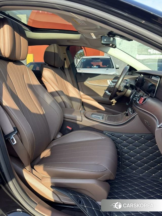 Mercedes-Benz E-Class 2023 Черный из Китая
