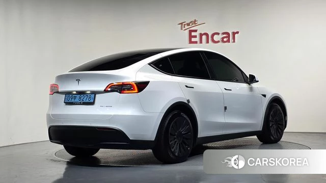 Tesla Model Y 2021 Белый из Кореи
