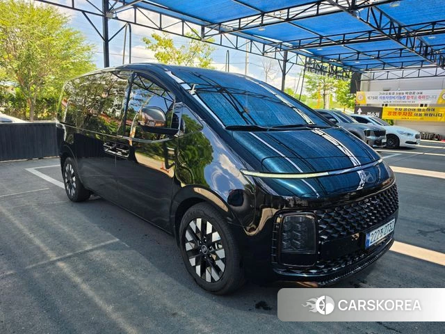 Hyundai Staria 2025 Черный из Кореи