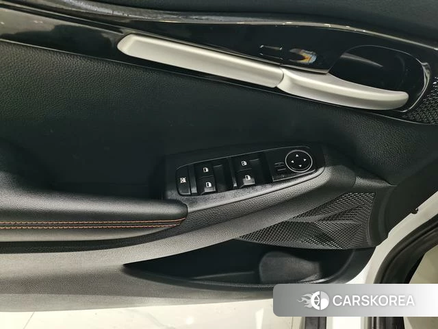 Kia Seltos 2023 Белый из Китая