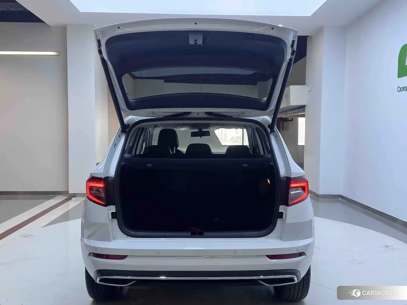 Skoda Karoq 2026 Белый из Китая