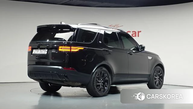Land Rover Discovery 5 2018 Черный из Кореи