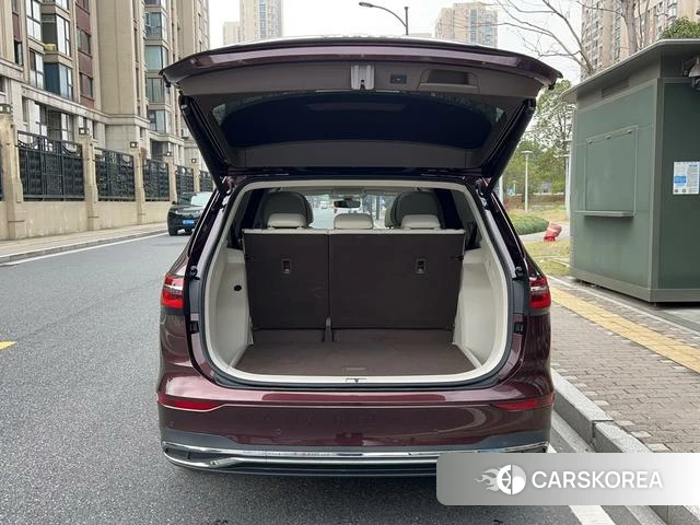 Volkswagen Viloran 2021 Красный из Китая