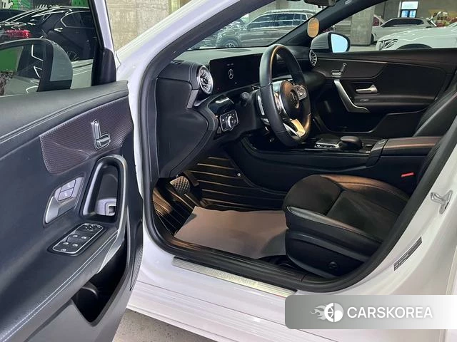 Mercedes-Benz A-Class 2023 Белый из Китая