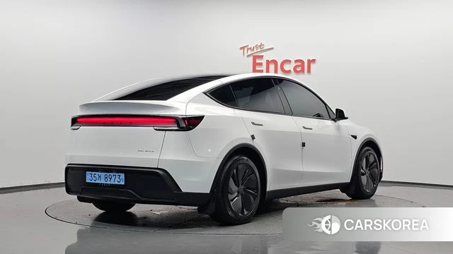 Tesla Model Y 2025 Белый из Кореи