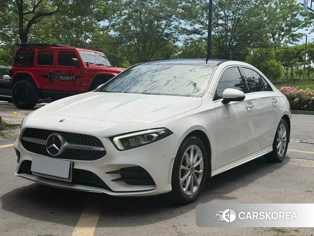 Mercedes-Benz A-Class 2021 Белый из Китая
