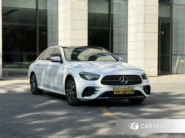 Mercedes-Benz E-Class 2022 Белый из Китая