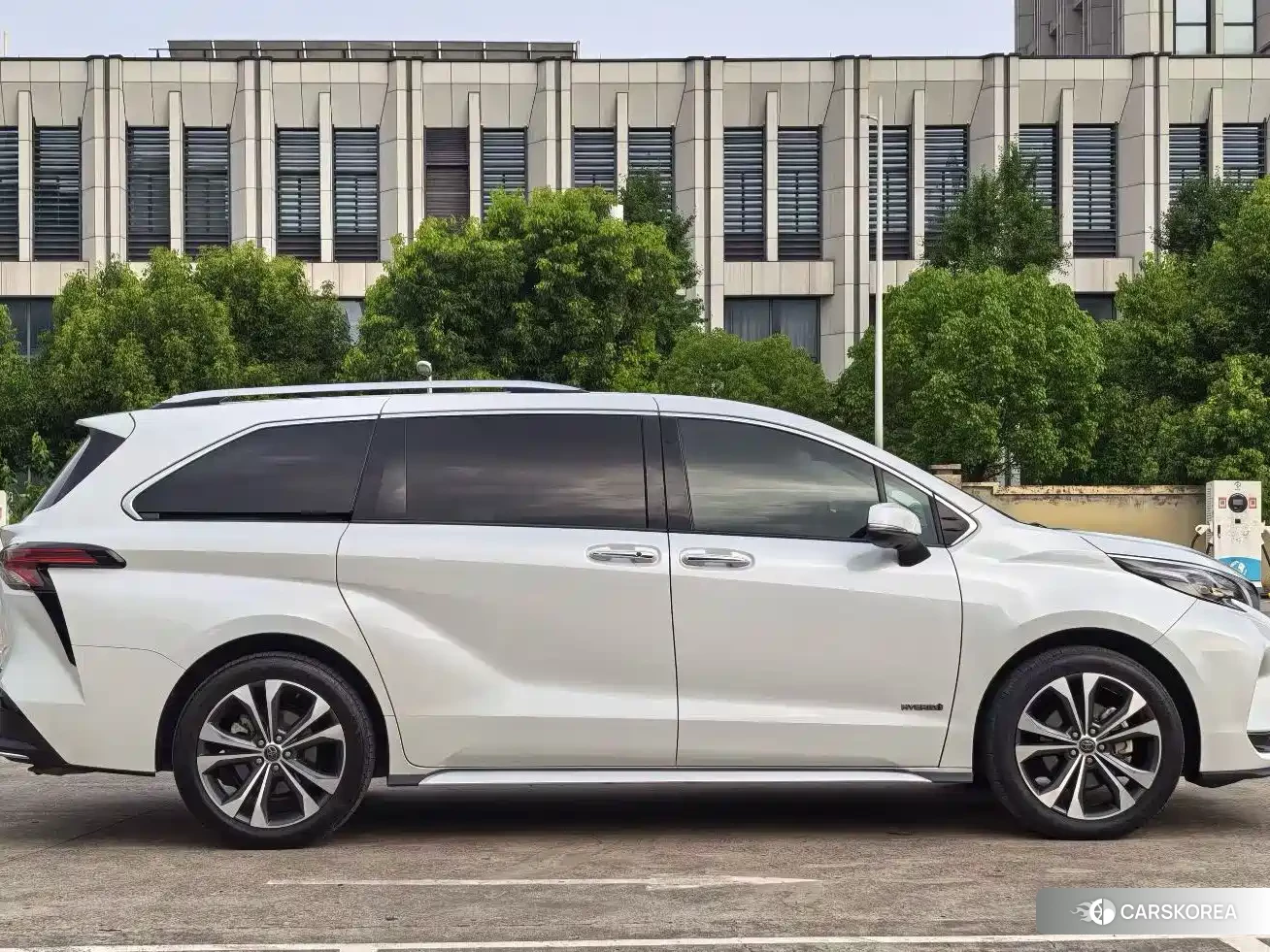 Toyota Granvia 2024 Белый из Китая