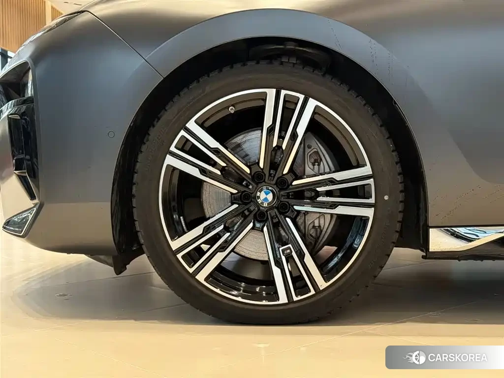 BMW 7 series 2025 Silver/gray из Китая, фото 2