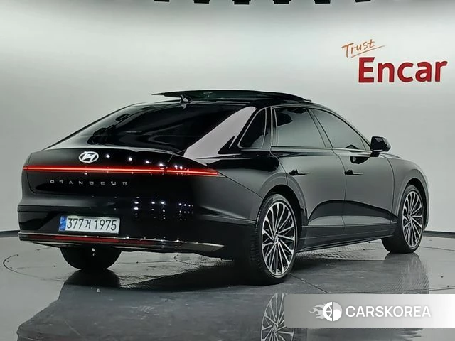 Hyundai Grandeur Hybrid (GN7) 2023 Черный из Кореи