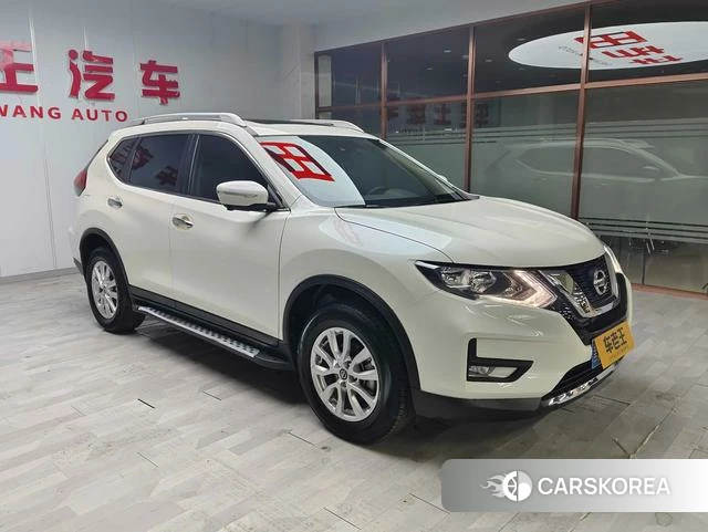 Nissan X-Trail 2021 Белый из Китая