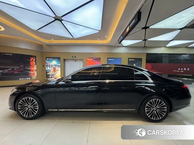 Mercedes-Benz S-Class 2023 Черный из Китая