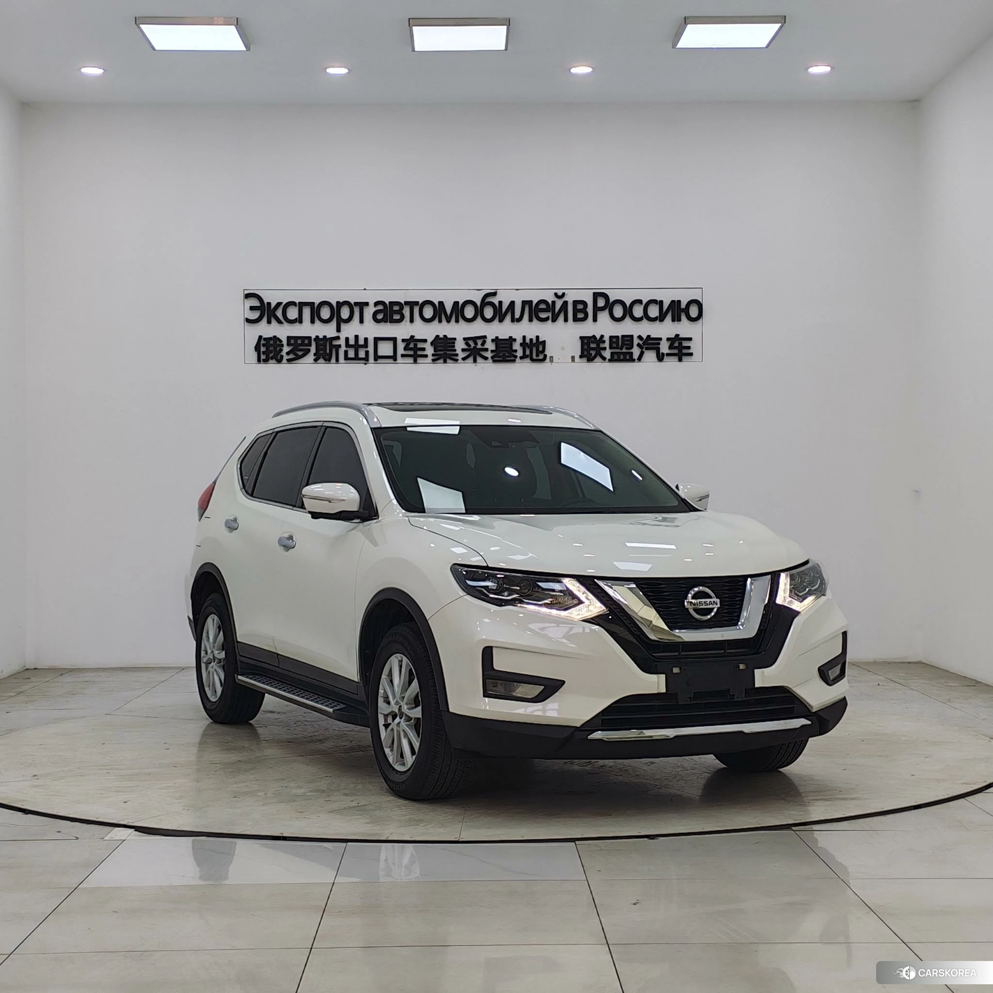 Nissan X-Trail 2021 Белый из Китая