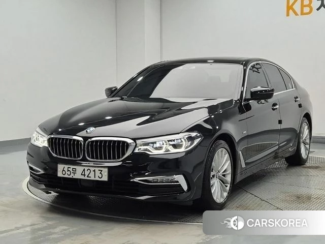 BMW 5 Series (G30) 2018 Черный из Кореи