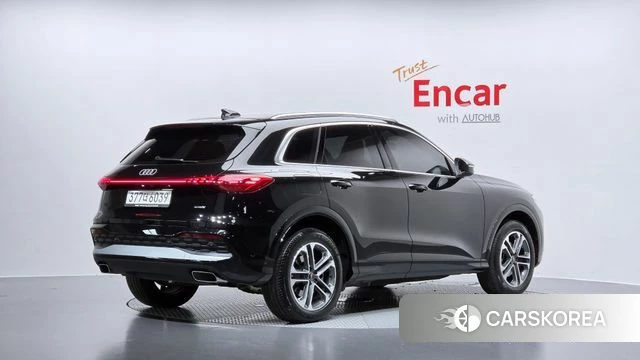Audi Q5 (80A) 2025 Черный из Кореи