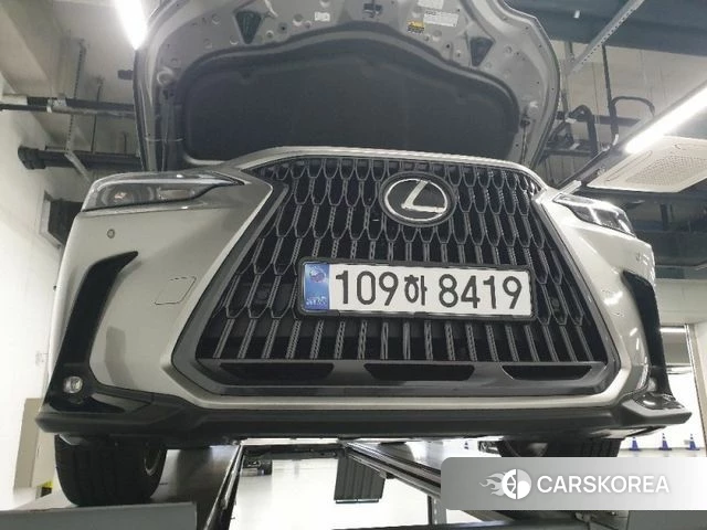 Lexus NX350h Second generation 2026 Серебристо-серый из Кореи