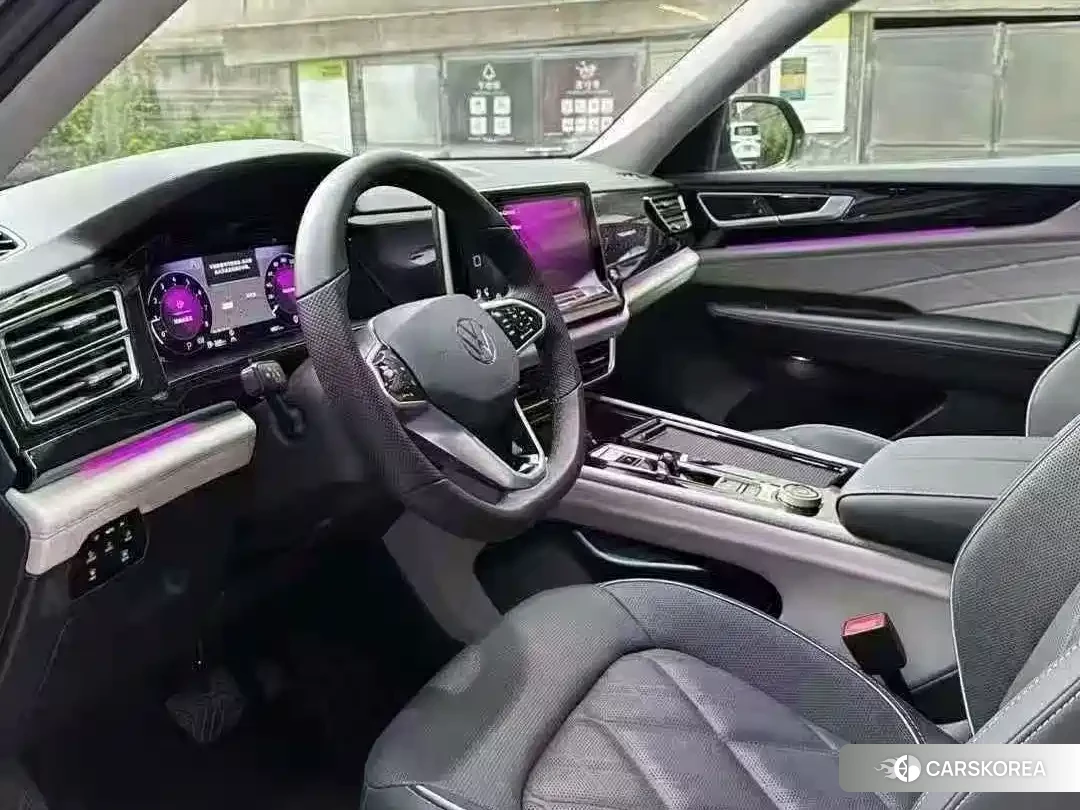 Volkswagen Touareg 2024 Черный из Китая