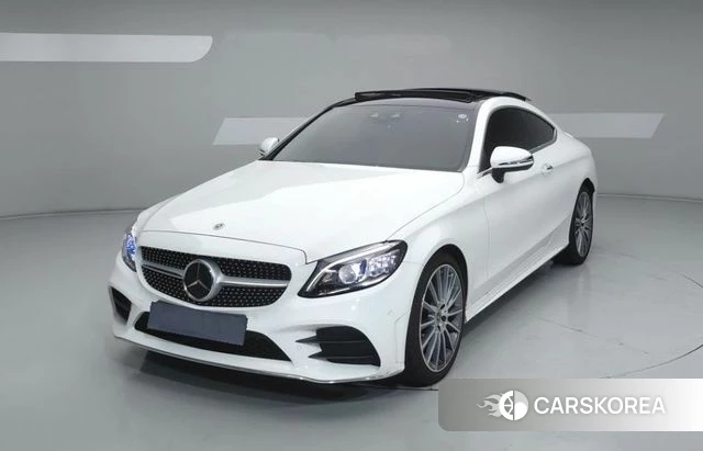 Mercedes-Benz C-Class W205 2023 Белый из Кореи