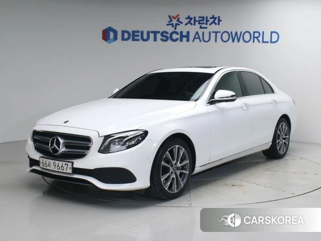 Mercedes-Benz E-Class W213 2019 Белый из Кореи