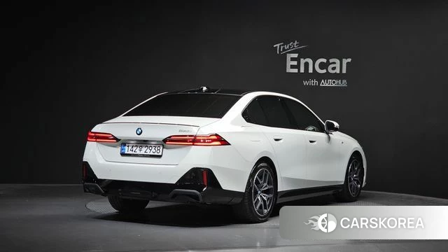 BMW 5 Series (G60) 2024 Белый из Кореи