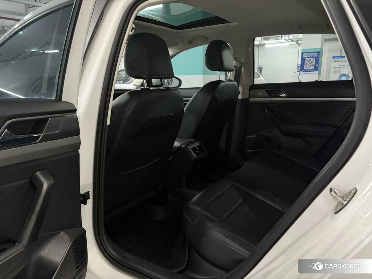 Volkswagen Lavida 2020 Белый из Китая