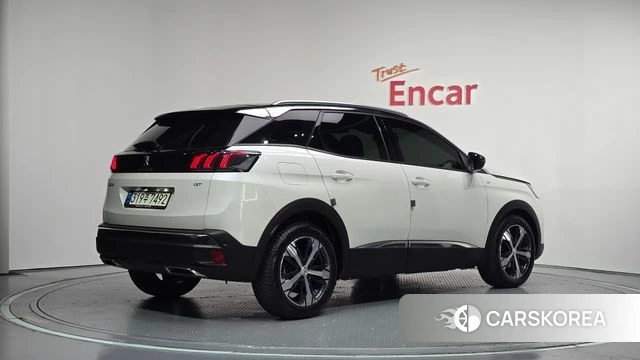 Peugeot 3008 second generation 2021 Белый из Кореи