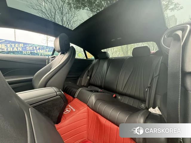Mercedes-Benz E-Class 2021 Белый из Китая