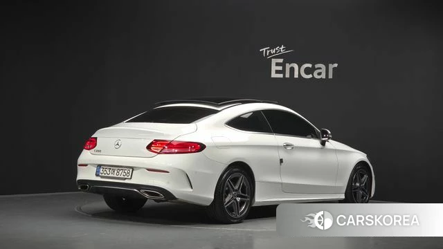 Mercedes-Benz C-Class W205 2021 Белый из Кореи
