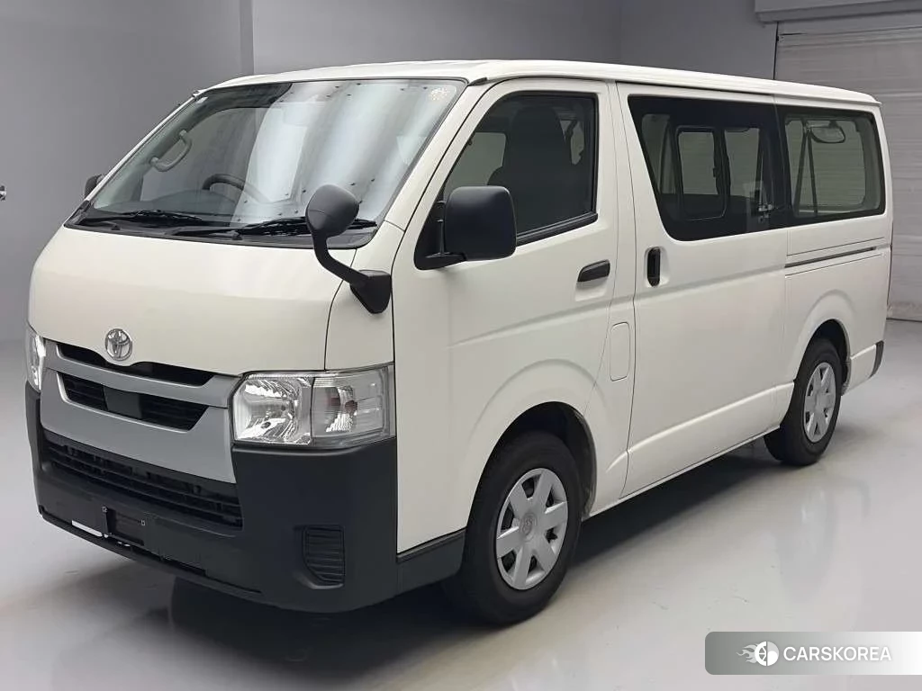 Toyota HiAce Van 2023 из Японии