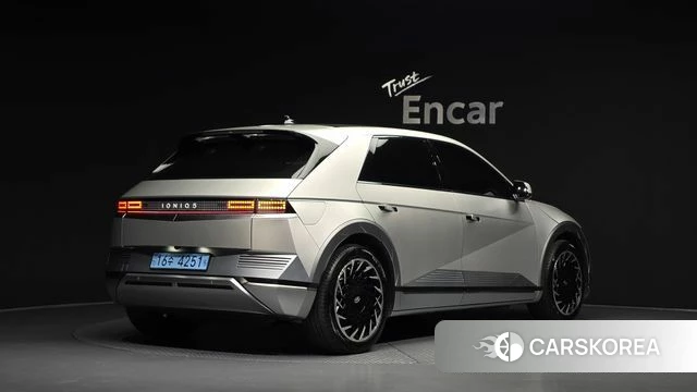 Hyundai Ionic 5 2022 Серебристо-серый из Кореи