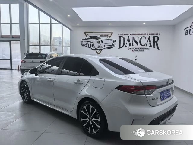 Toyota Levin 2021 Белый из Китая
