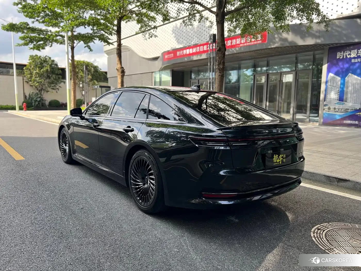 Toyota Crown 2025 Черный из Китая