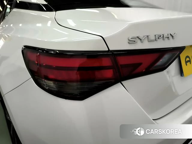 Nissan Sylphy 2025 Белый из Китая