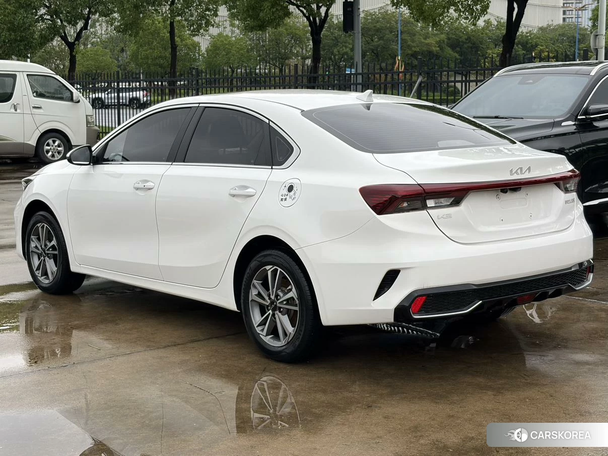 Kia K3 2023 Белый из Китая