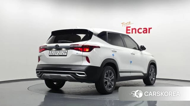 Kia Seltos 2019 Белый из Кореи