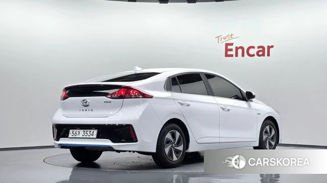 Hyundai Ionic Hybrid 2018 Белый из Кореи