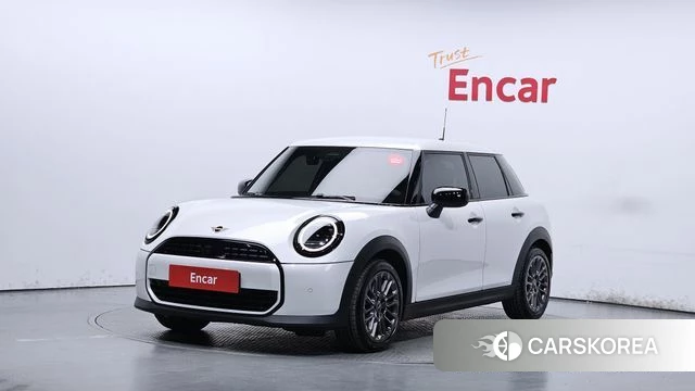 Mini Cooper C 4th generation 2025 Белый из Кореи