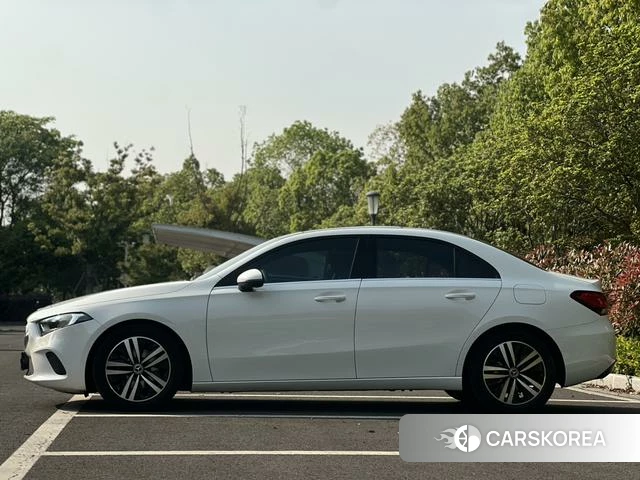 Mercedes-Benz A-Class 2020 Белый из Китая