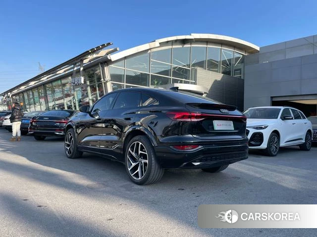 Audi Q6L 2025 Черный из Китая