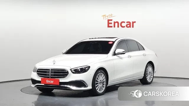 Mercedes-Benz E-Class W213 2023 Белый из Кореи