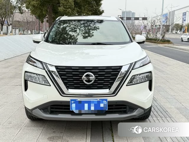 Nissan X-Trail 2022 Белый из Китая