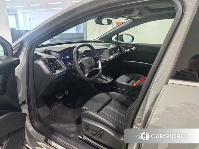 Audi Q4 2025 Синий из Китая